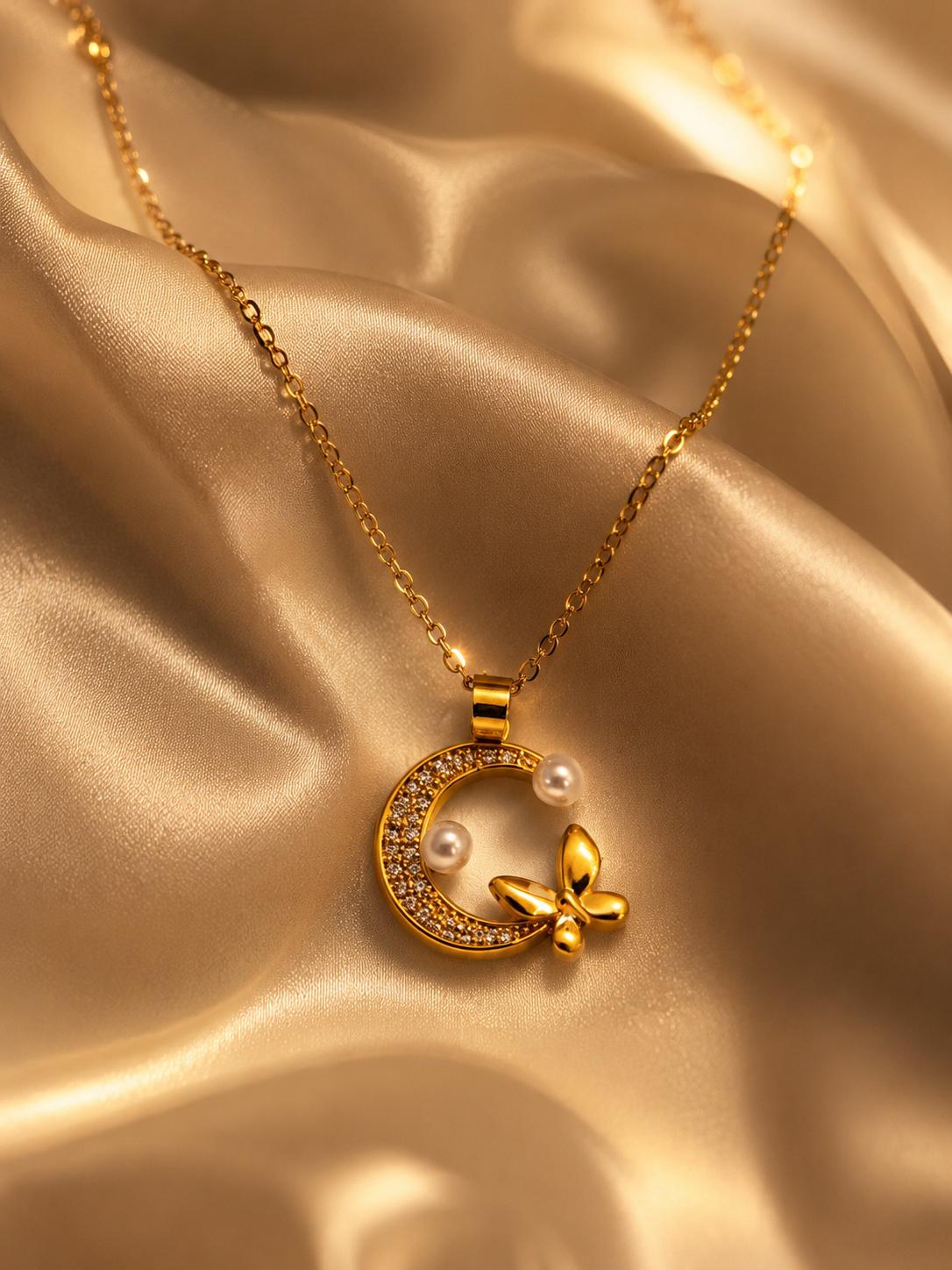 Colar Dourado Luar Borboleta